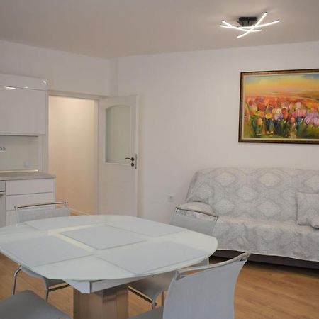 Top Center Apartment Gramophone With Private Parking Burgasz Kültér fotó