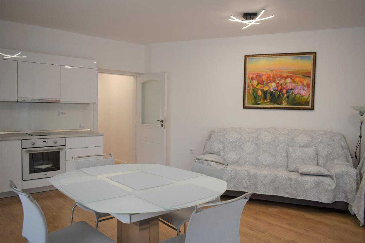 Top Center Apartment Gramophone With Private Parking Burgasz Kültér fotó